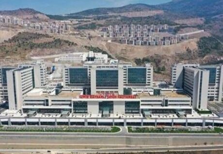 İzmir Şehir Hastanesi Açılışı Sekizinci Kez Ertelendi