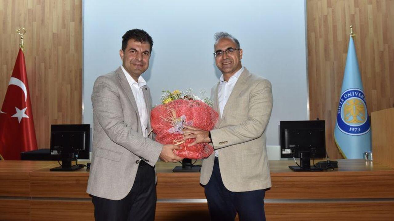 Dicle Üniversitesi Hastanesi’nde Kardiyoloji Uzmanı Prof. Dr. Mehmet Ata Akıl Başhekimliğe Getirildi