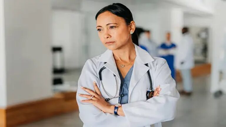 Kaiser Permanente İle Sözleşme Müzakereleri Başarısız Olursa 75,000 Sağlık Çalışanı Grevde Olabilir
