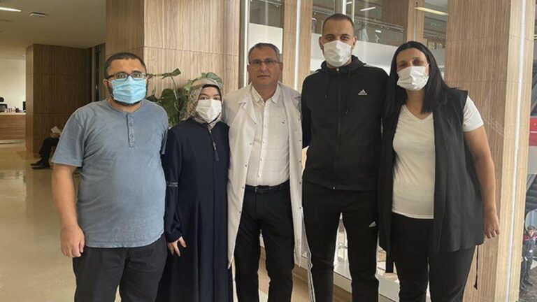 Türk ve Karadağlı Aileler Çapraz Nakille Birbirlerine Hayat Verdiler