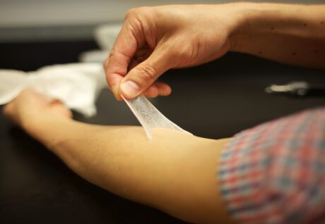 Dermatolojide Çığır Açan Gelişme: İnsan Derisinin Benzeri Yapay Bir Model Üretildi