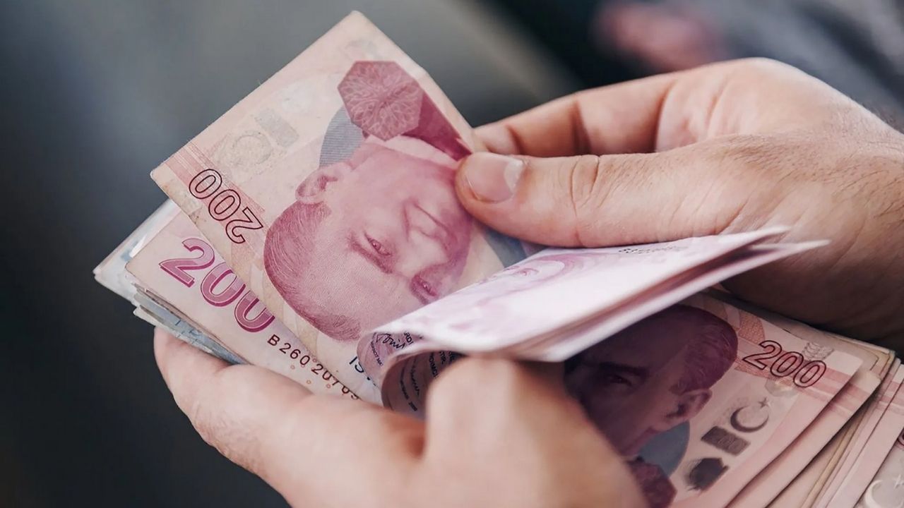 910 TL Ödeme PTT Hesaplarına Yattı! Hak Sahipleri TC Kimlik Kartıyla Çekebilir