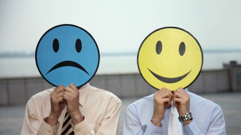 Bipolar Nasıl Anlaşılır? Manik Atak Belirtileri Nelerdir?
