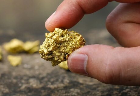 Bu Yöntemle Zengin Olunur! O İlin Derelerinde Arama Yapanlar Günde 2 Gram Altın Çıkarıyor