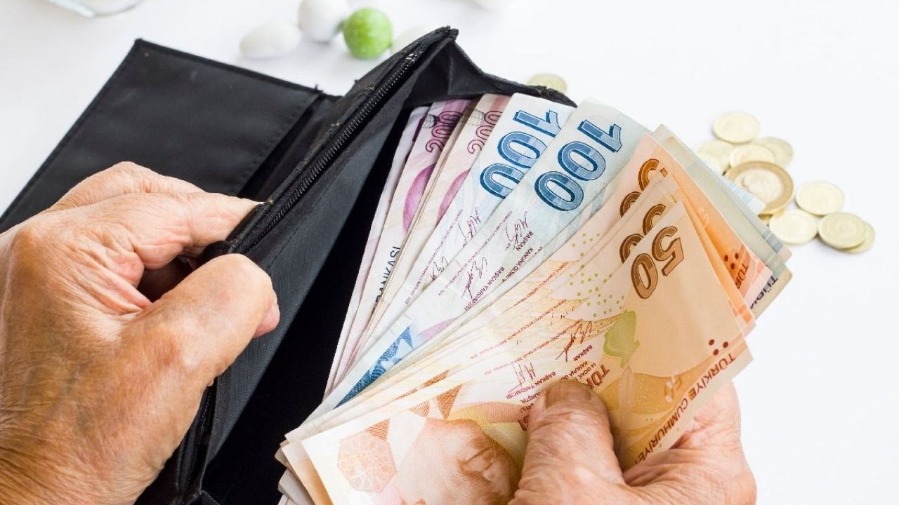 Cumhurbaşkanı Talimat Verdi! O Tarihte Çalışan Emeklilere de 5000 TL İkramiye Verilecek