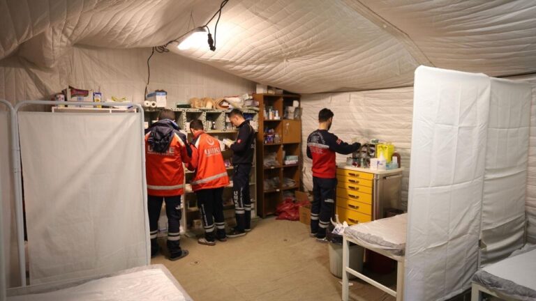 Deprem Bölgesinde 2,7 Milyon Muayene Yapıldı