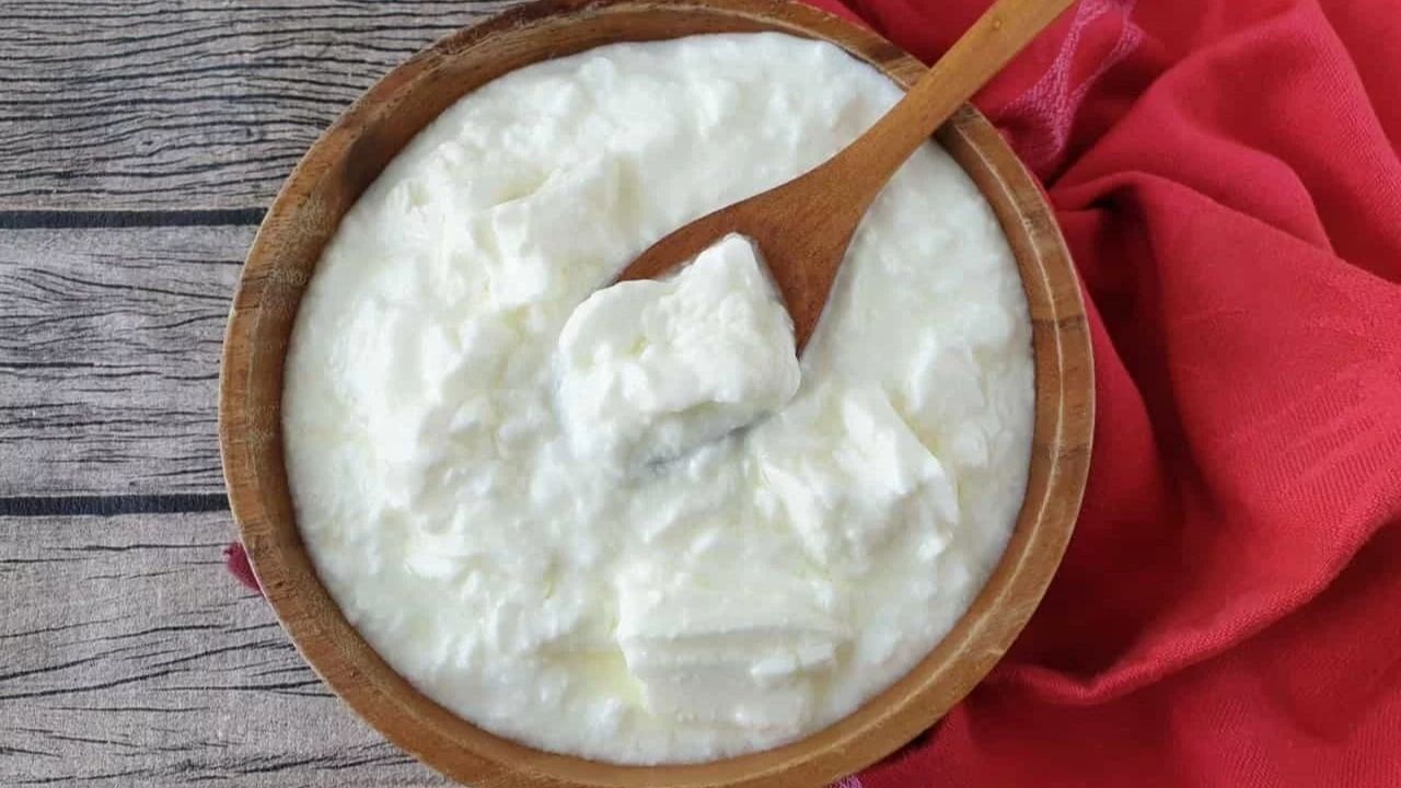 Her Gün Yoğurda 1 Kaşık Ekleyip Tüketin! Uyurken Bile Yağ Yaktıracak Formül