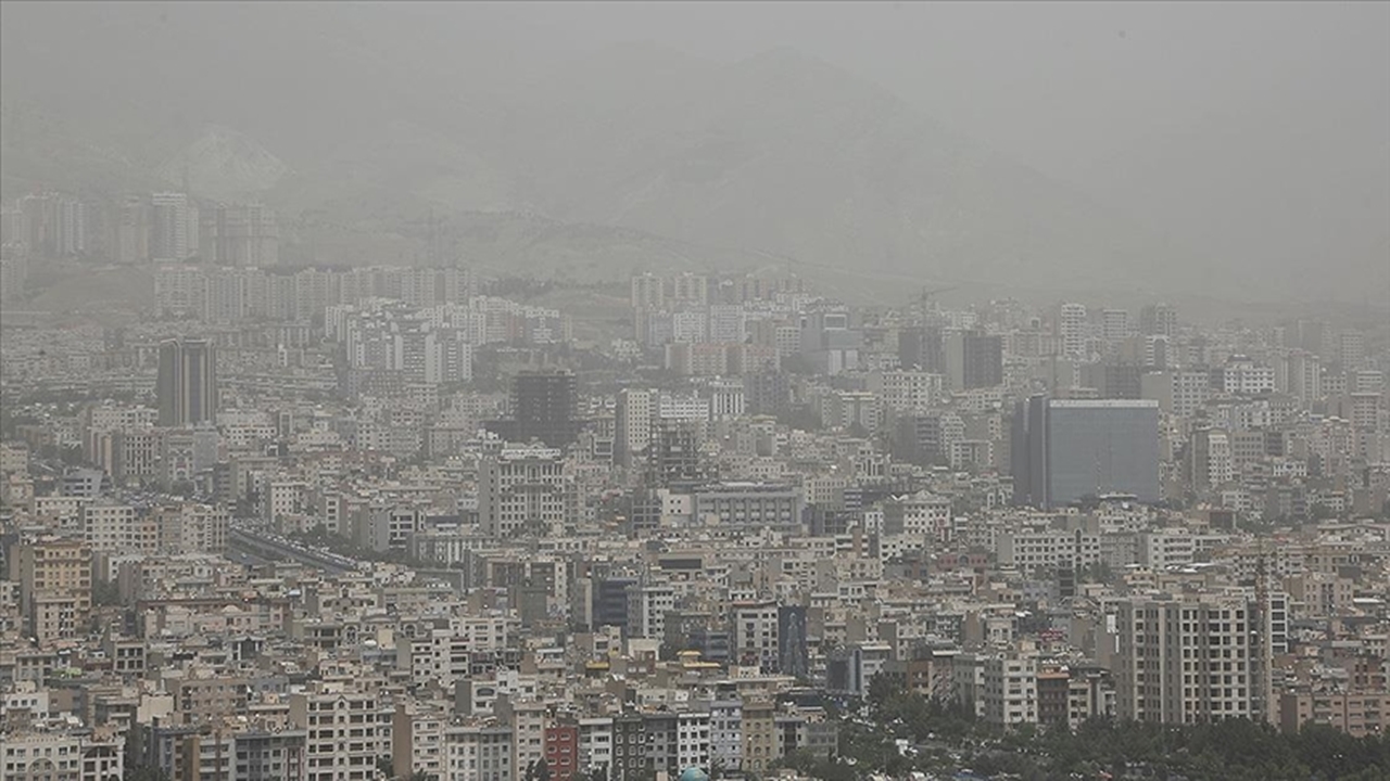 İran’da Kirli Hava Binlerce Kişiyi Etkiliyor