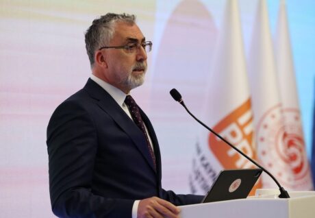 Memura Yılbaşında Devasa Zam! Bakan Işıkhan’dan Çarpıcı Zam Oranı Açıklaması