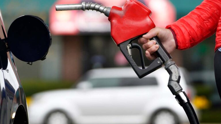 Motorine Bir Zam Daha! Akaryakıt Fiyatları Uçuşa Geçti